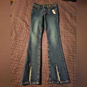 Express Skyscraper Mid Rise